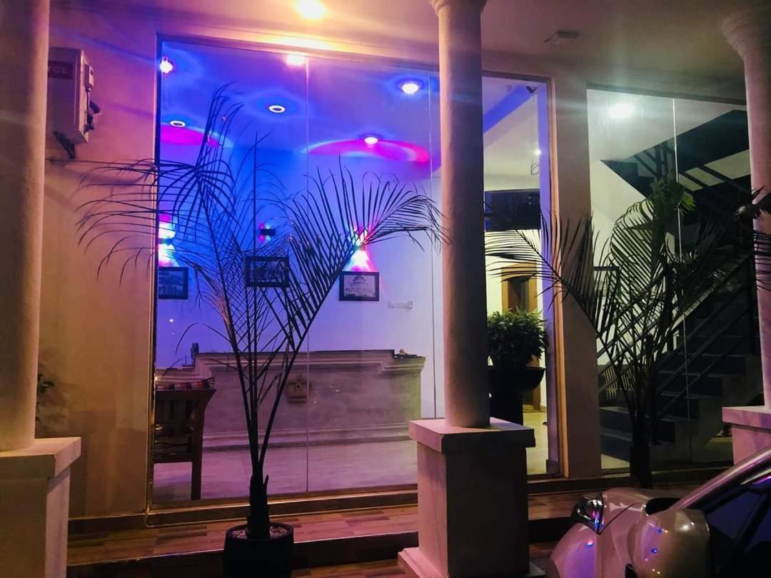 Kings Gate Airport Transit Hotel Katunayaka Eksteriør bilde